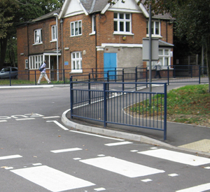 London lane shop guard rail